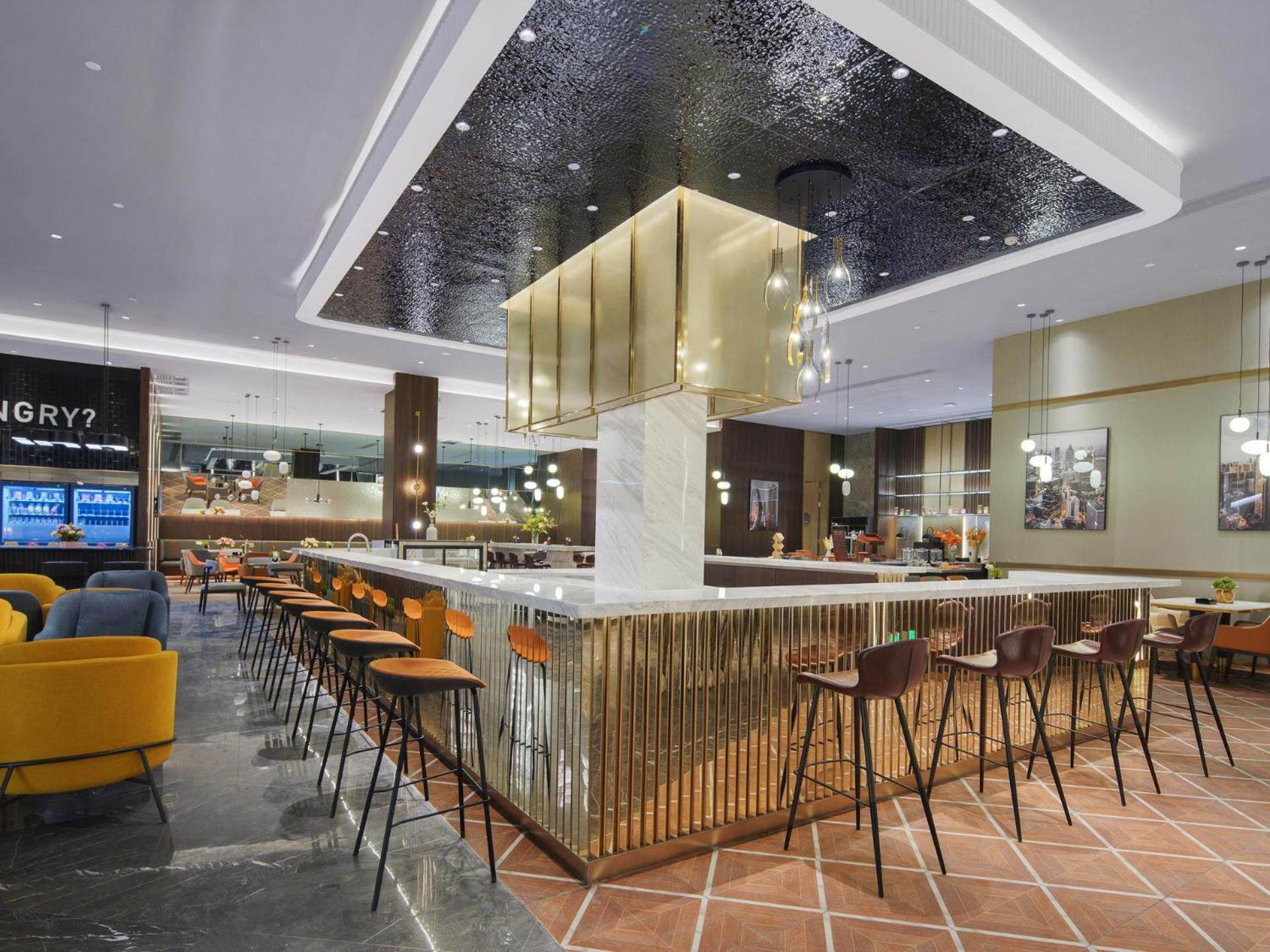 Park Inn By Radisson Nanchong Yilong Star City Plaza Exteriör bild