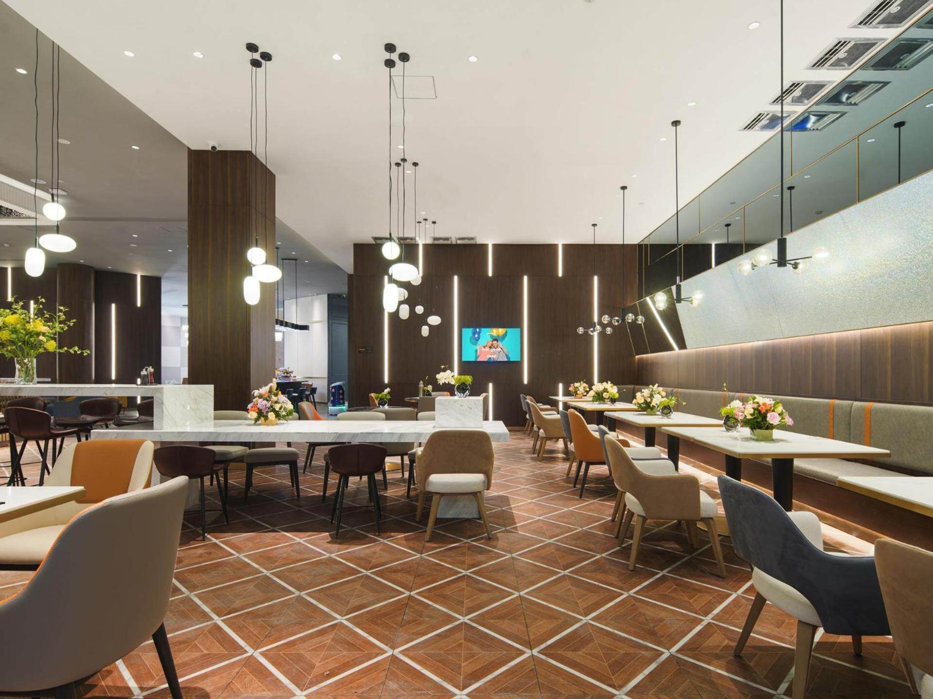 Park Inn By Radisson Nanchong Yilong Star City Plaza Exteriör bild