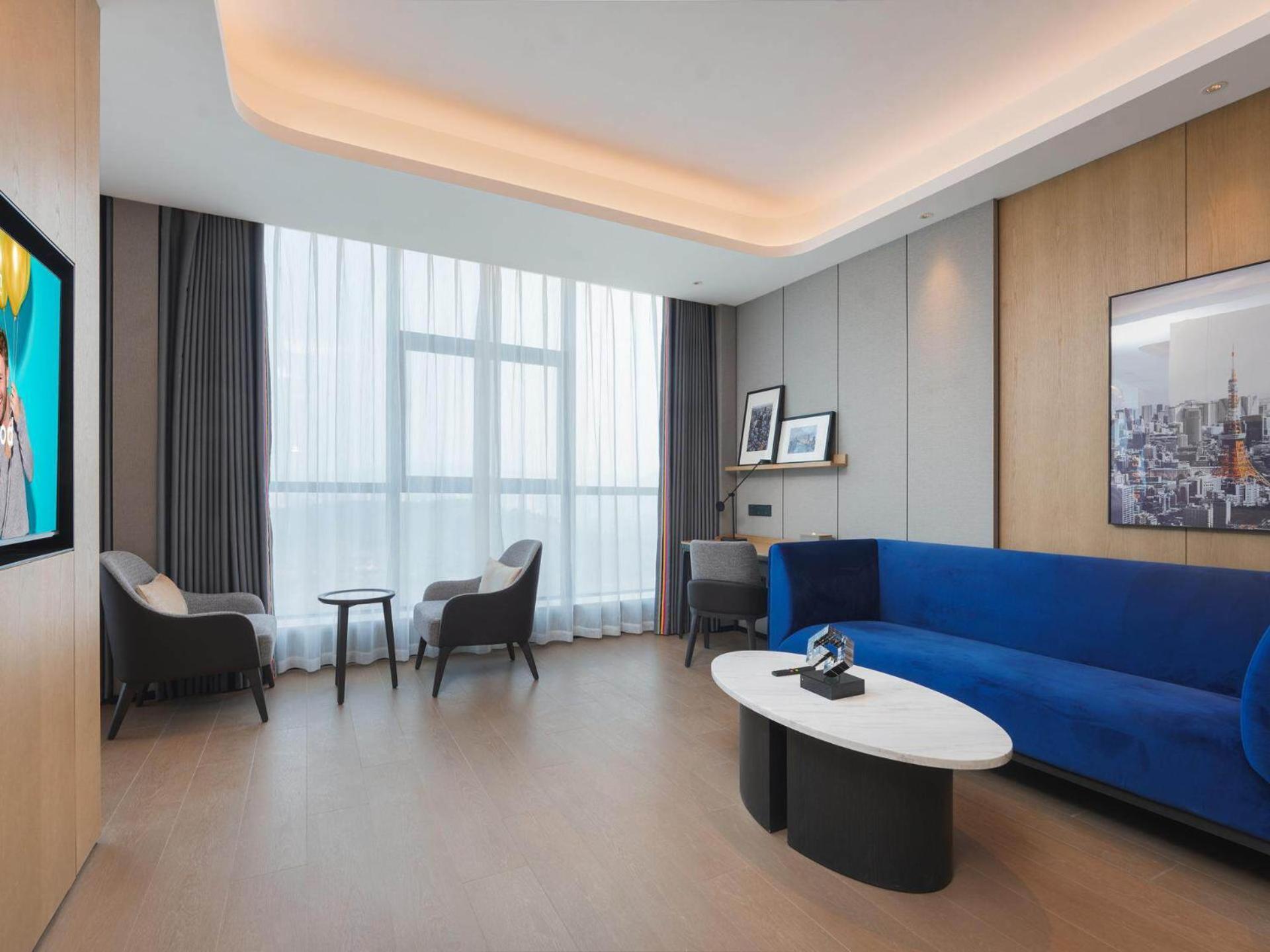 Park Inn By Radisson Nanchong Yilong Star City Plaza Exteriör bild